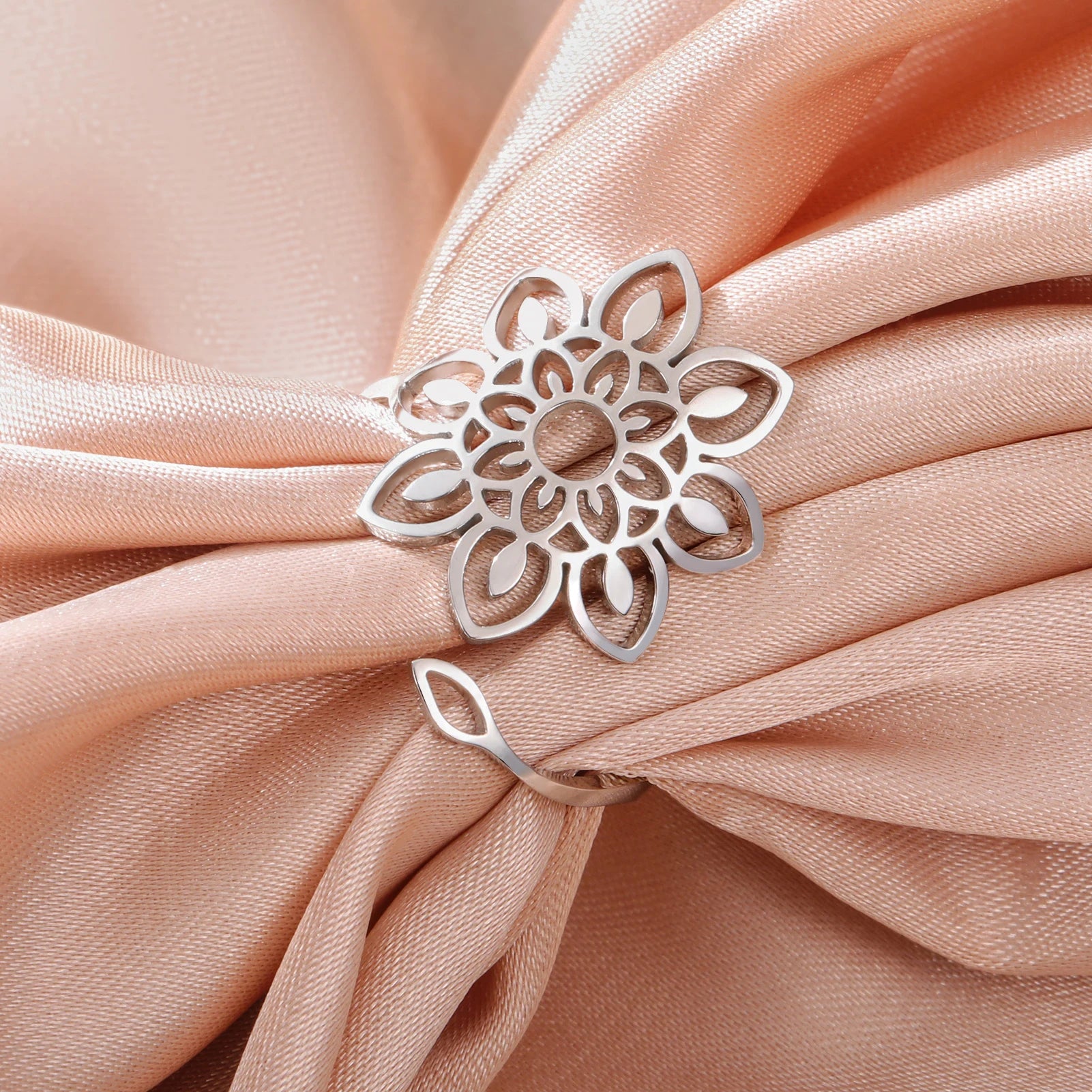 New In Filigree Lotus Flower Women Rings Stainless Steel Gold Color Adjustable Finger Ring Vintage Bohemian Jewelry Wedding Gift