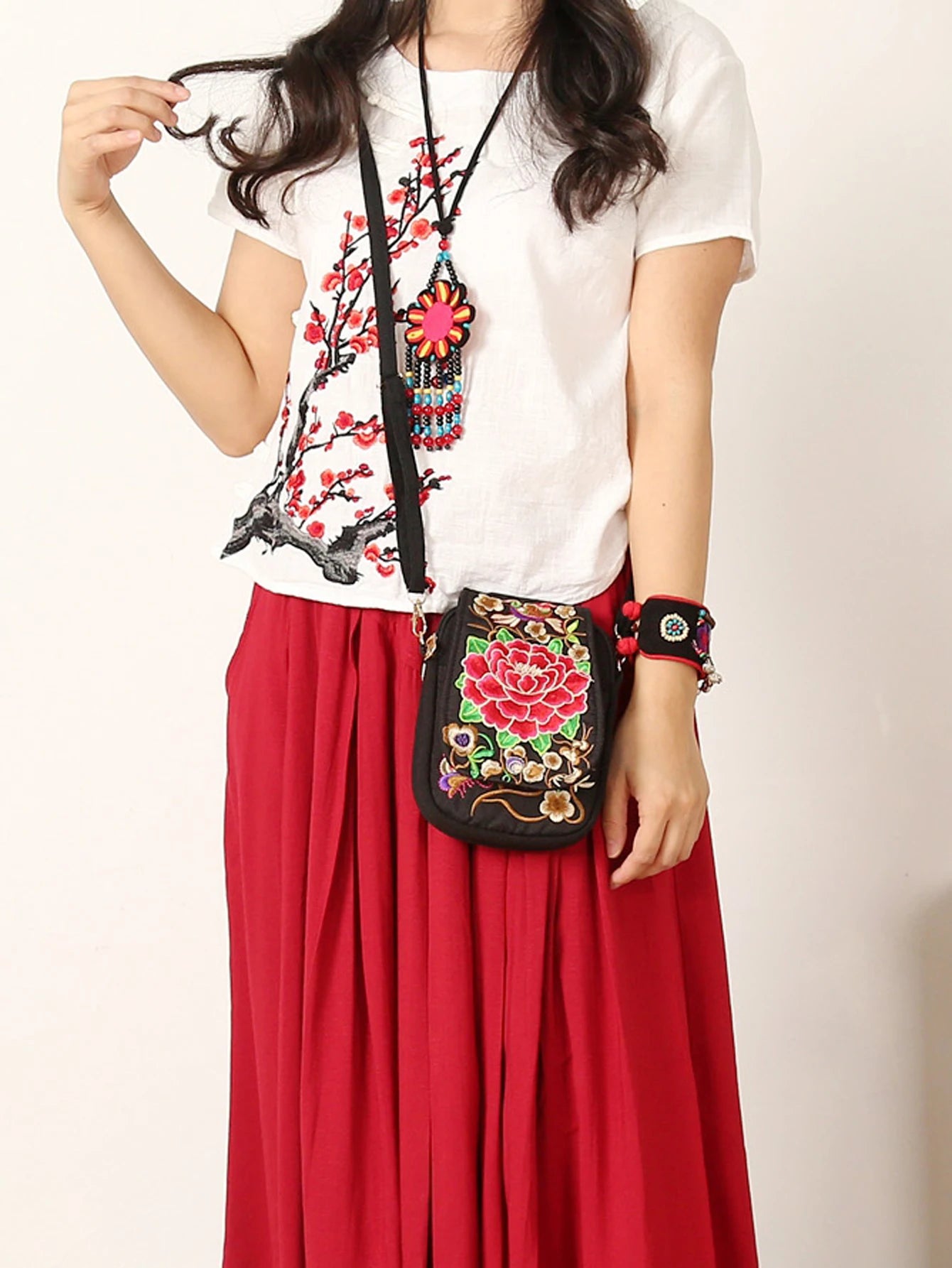 Stylish Women's Embroidered Crossbody Phone Bag with Zipper - Small Canvas Shoulder Bag for Everyday Use