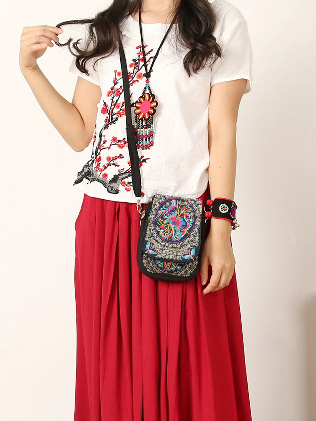 Stylish Women's Embroidered Crossbody Phone Bag with Zipper - Small Canvas Shoulder Bag for Everyday Use