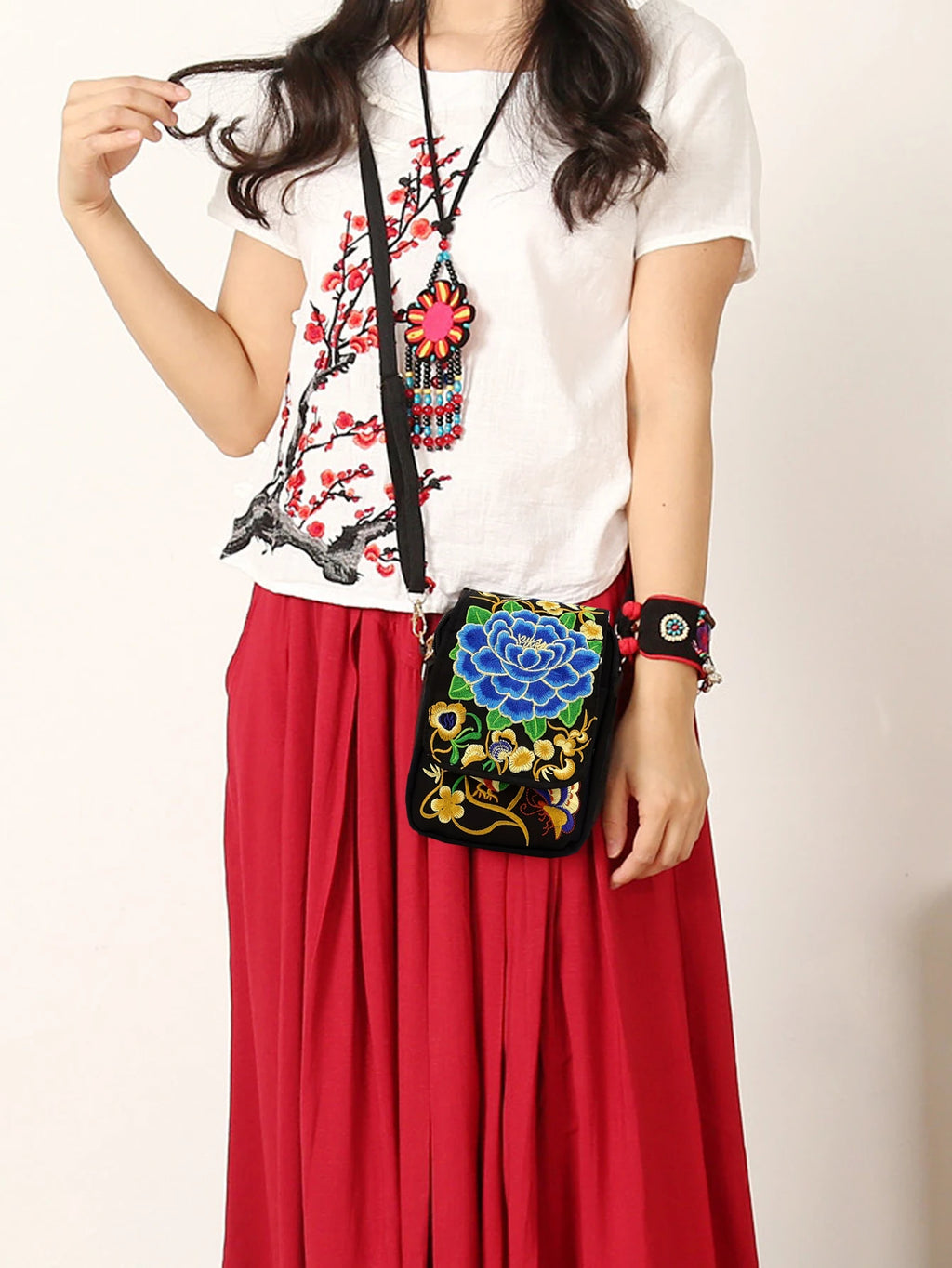 Stylish Women's Embroidered Crossbody Phone Bag with Zipper - Small Canvas Shoulder Bag for Everyday Use