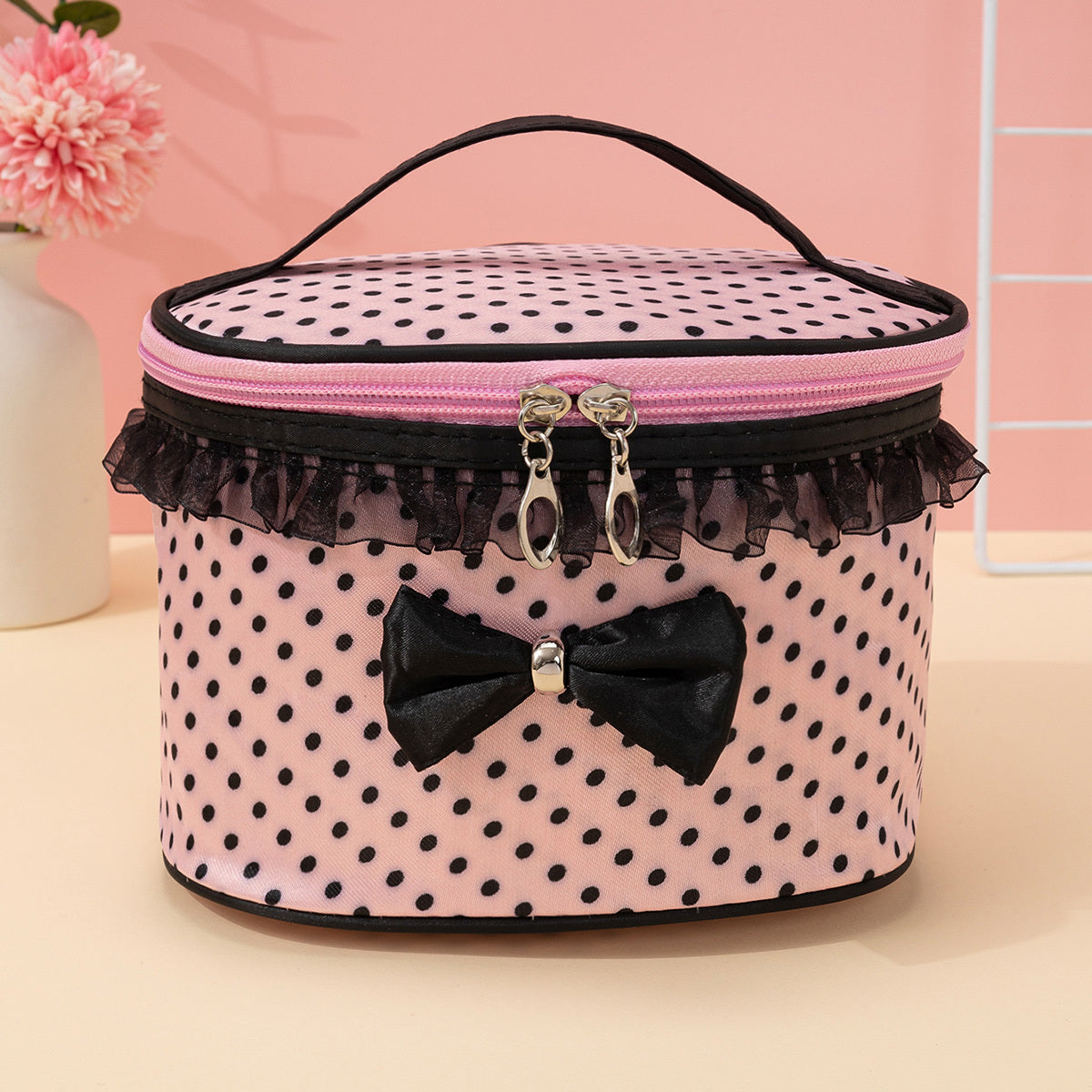 Stylish And Spacious Cosmetic Bag With Zipper And Dot Print - Perfect For Travel And Makeup Organization